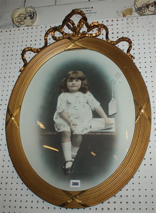 19thC oval reeded giltwood picture frame ribbon surmount